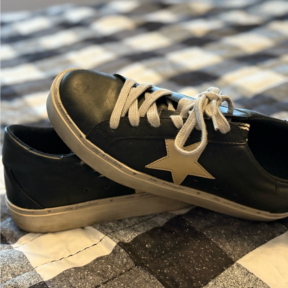 ShuShop Black and Cream Star Sneakers